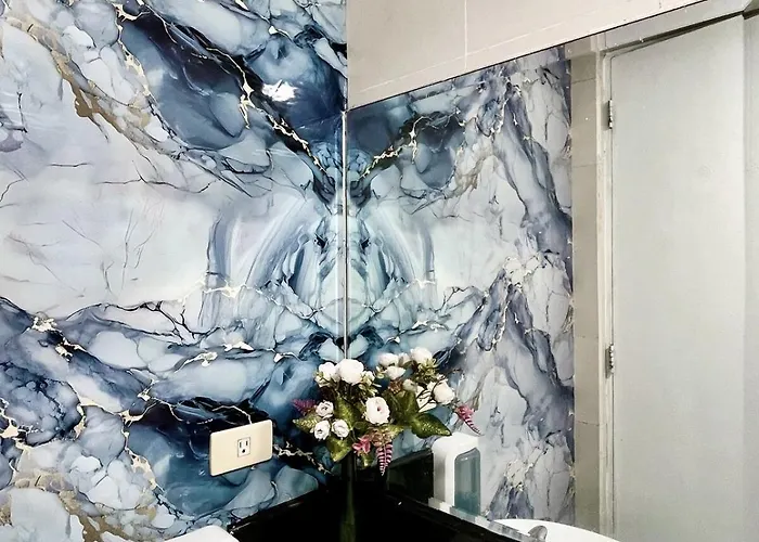 1br Luxe Bgc Venice Grand Canal Staycation Apartment *