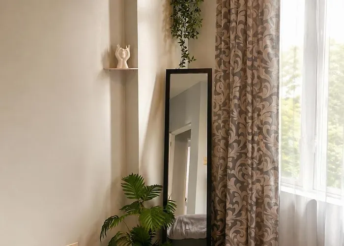 Apartment 1br Luxe Bgc Venice Grand Canal Staycation