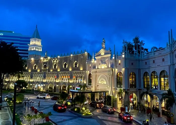 Apartment 1br Luxe Bgc Venice Grand Canal Staycation Manila